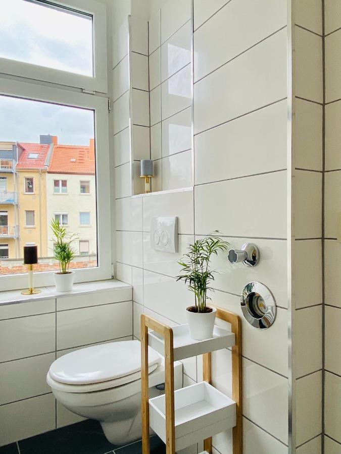 Stilvolles Apartment In Zentraler Lage - Smart-Tv, Queensize-Bett, Altbaustil, Kueche In City-Naehe Эрфурт Экстерьер фото