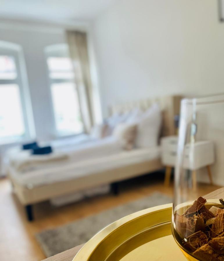 Stilvolles Apartment In Zentraler Lage - Smart-Tv, Queensize-Bett, Altbaustil, Kueche In City-Naehe Эрфурт Экстерьер фото