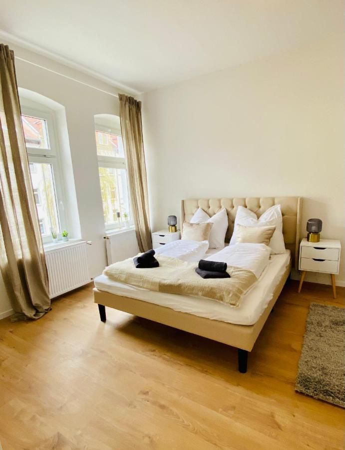 Stilvolles Apartment In Zentraler Lage - Smart-Tv, Queensize-Bett, Altbaustil, Kueche In City-Naehe Эрфурт Экстерьер фото