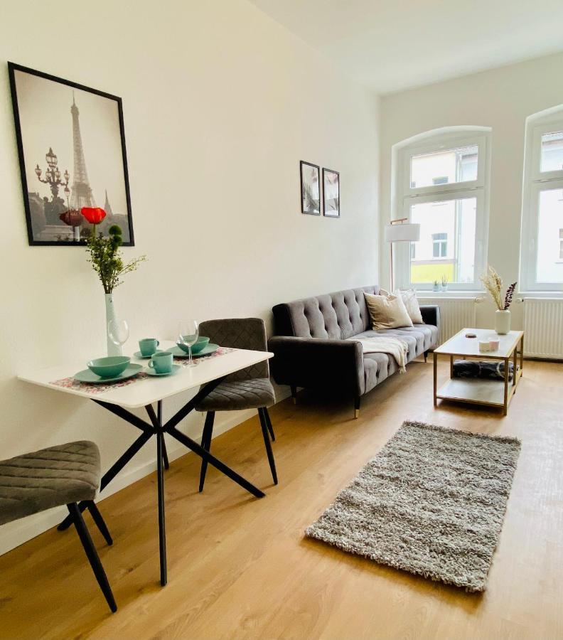 Stilvolles Apartment In Zentraler Lage - Smart-Tv, Queensize-Bett, Altbaustil, Kueche In City-Naehe Эрфурт Экстерьер фото
