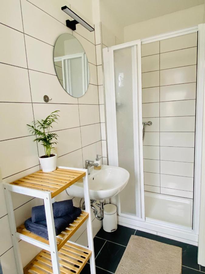 Stilvolles Apartment In Zentraler Lage - Smart-Tv, Queensize-Bett, Altbaustil, Kueche In City-Naehe Эрфурт Экстерьер фото
